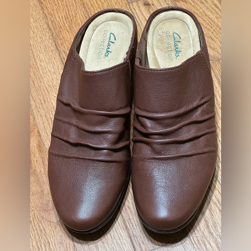 Clark’s Collection Emily Charm Mules Women Ruched Dark Tan Leather Size 10